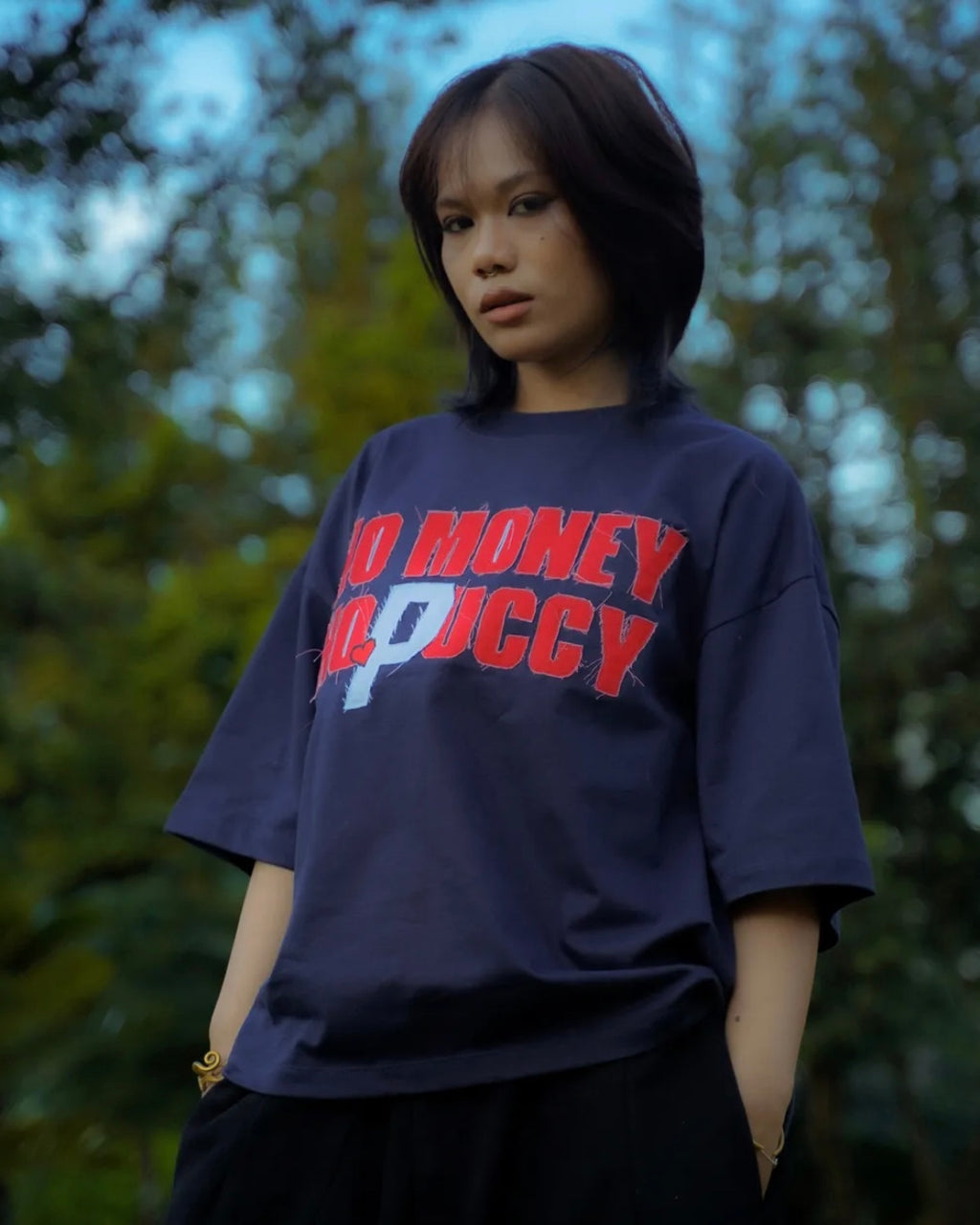 PUCCY NO MONEY NO PUCCY TEE NAVY