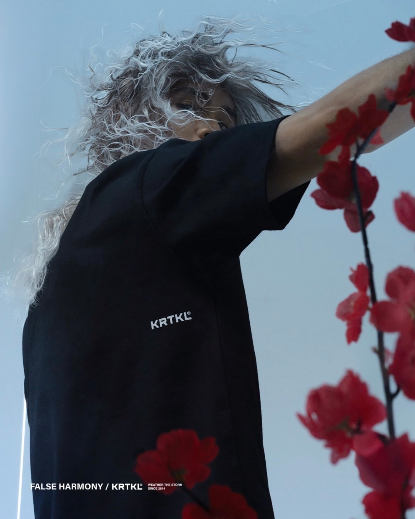 KRTKL CARYS BOXY CUT TEE BLACK